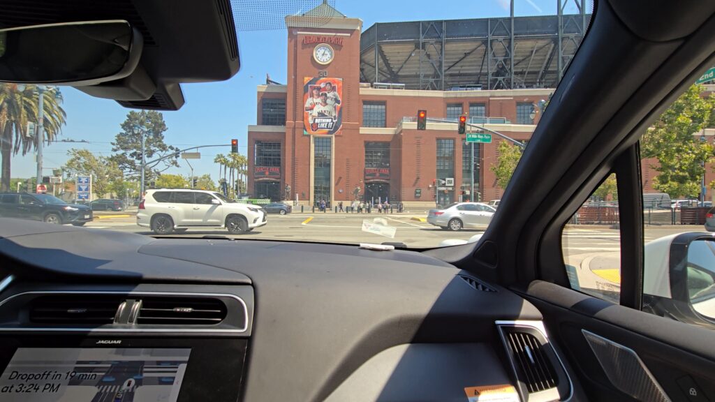 Waymo車内から見たOracle Park
