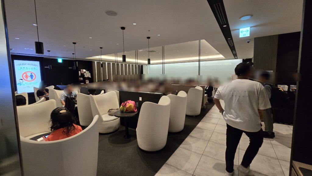 椅子タイプの座席