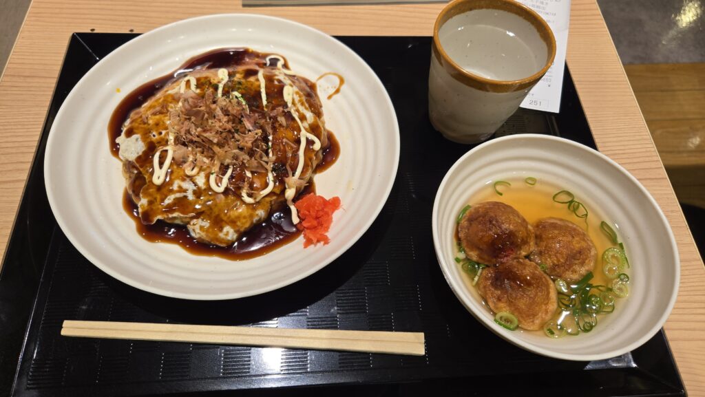 姫路駅で食べた昼食(播磨にくてん焼き+姫路玉子焼き)
